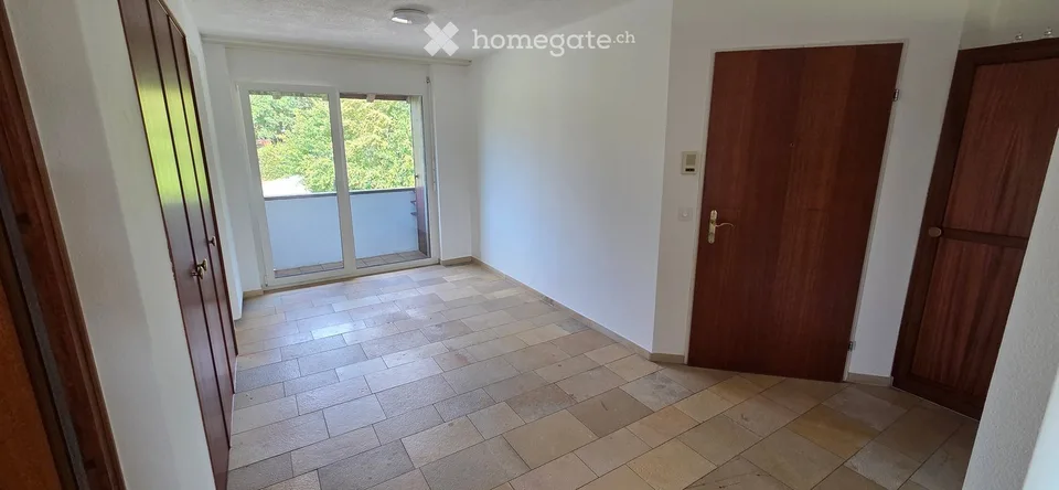 Helle 4.5-Zimmer-Wohnung mit Balkon und schöner Aussicht in Wangen-Brüttisellen