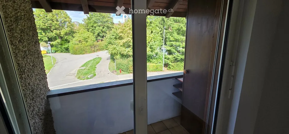 Helle 4.5-Zimmer-Wohnung mit Balkon und schöner Aussicht in Wangen-Brüttisellen