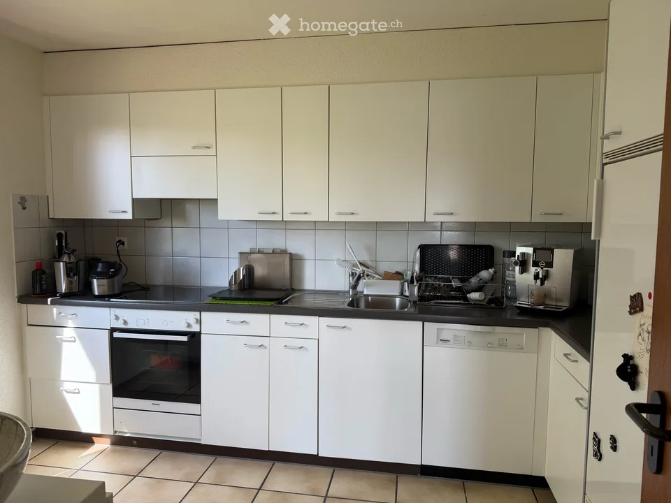 Spacious 4-room apartment with terrace and garden in La Neuveville