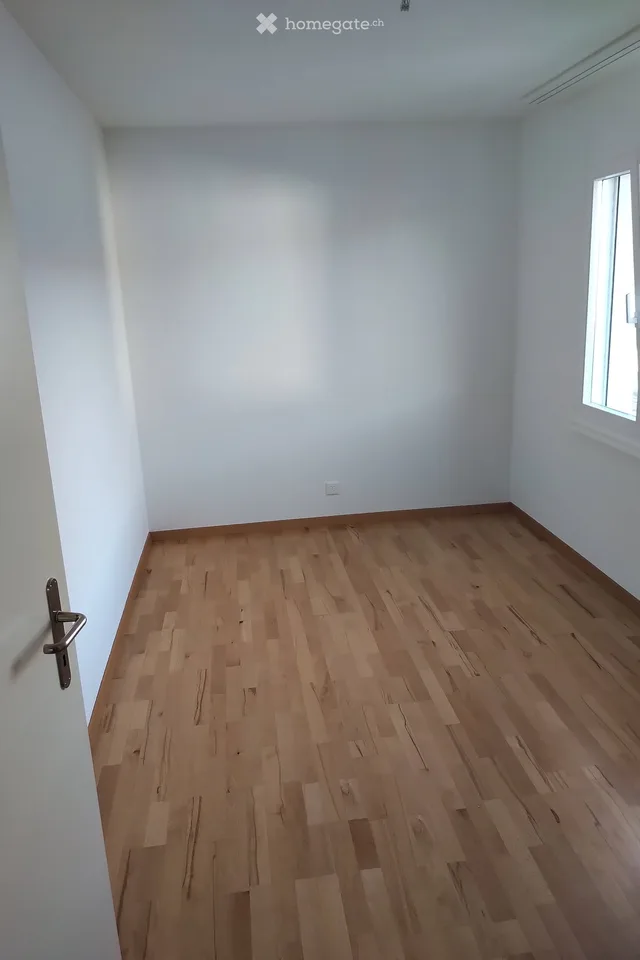 Schöne 3.5 Zimmer Wohnung mit eigenem Garten in Waltenschwil