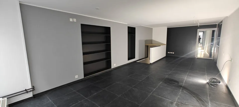 Lokal im Erdgeschoss und Keller – Foto 2 von 8