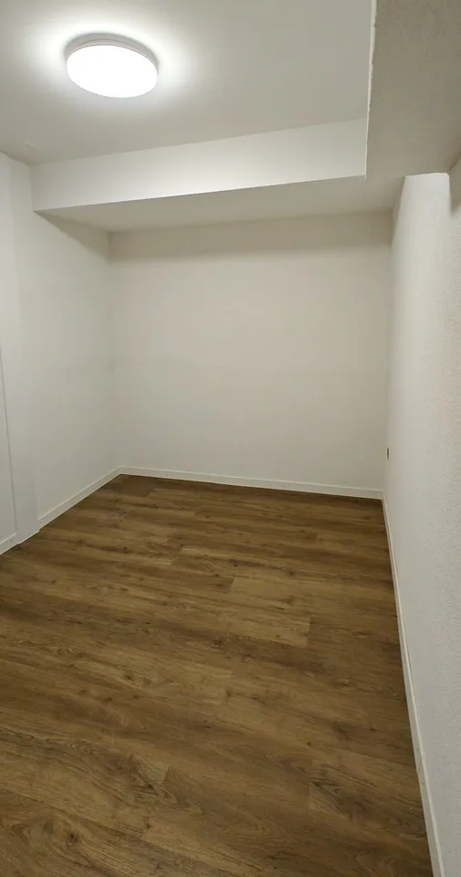 Lokal im Erdgeschoss und Keller – Foto 5 von 8