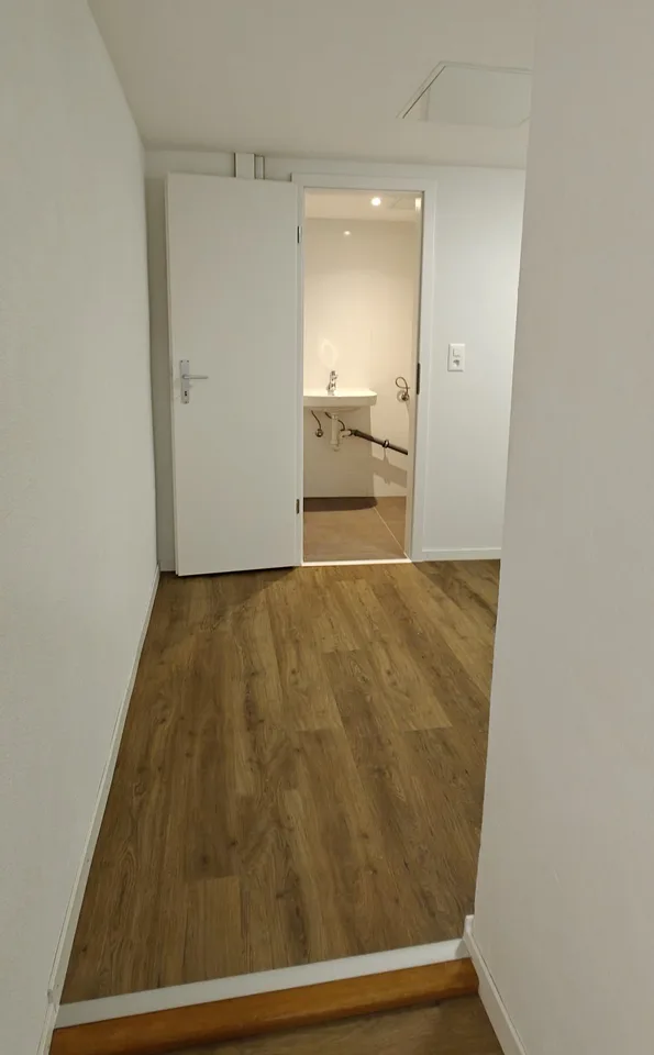 Lokal im Erdgeschoss und Keller – Foto 6 von 8