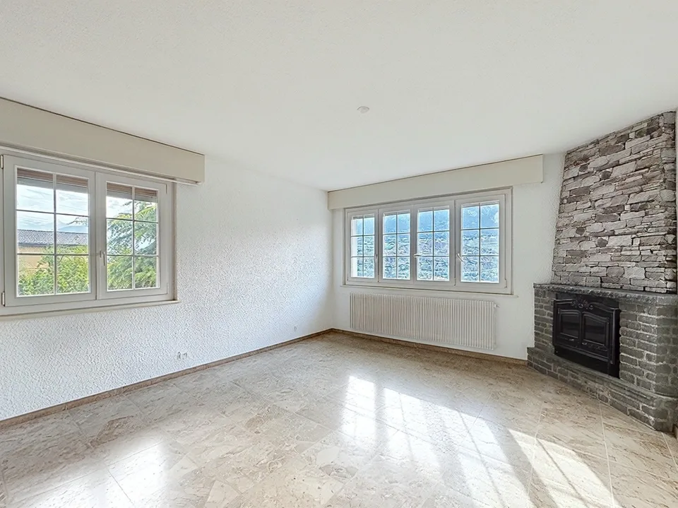 Sion, villa de 5.5 pièces de 197m2 sur les hauts de Bramois, en pleine nature, garage, couvert et places de parc – photo 2 sur 24