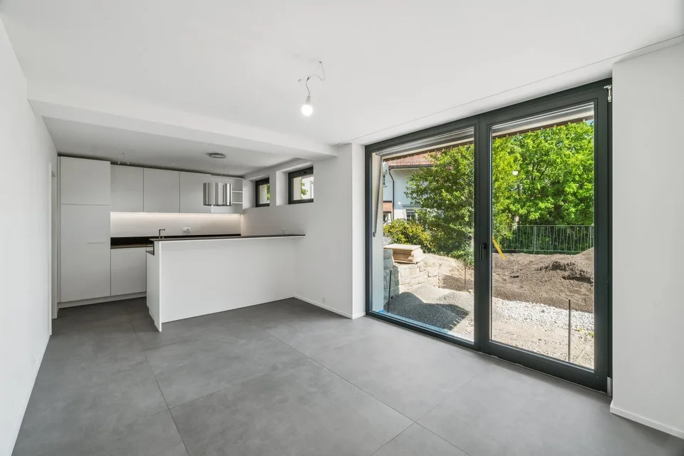 Exklusive 3.5-Zimmer-Souterrainwohnung mit privatem Garten – Foto 6 von 9