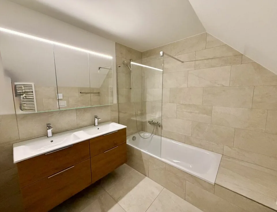 Appartamento di 4,5 locali completamente ristrutturato a Birr! – foto 10 di 12