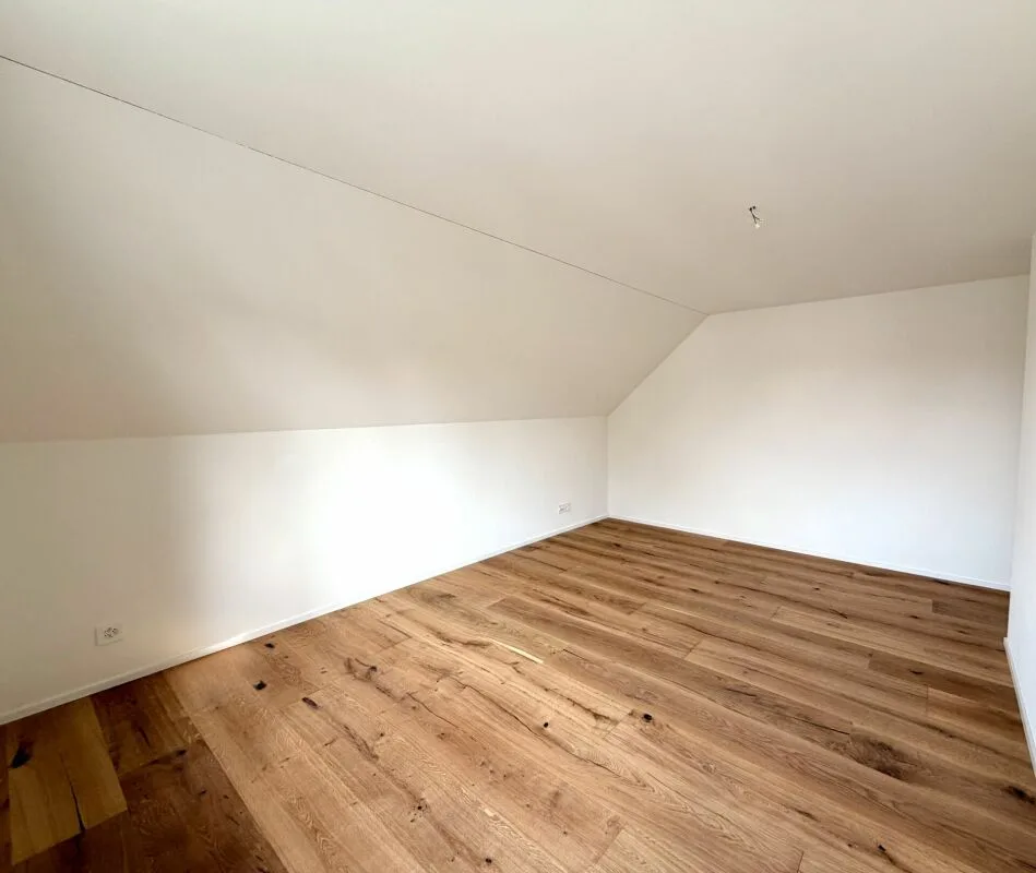 Appartamento di 4,5 locali completamente ristrutturato a Birr! – foto 7 di 12