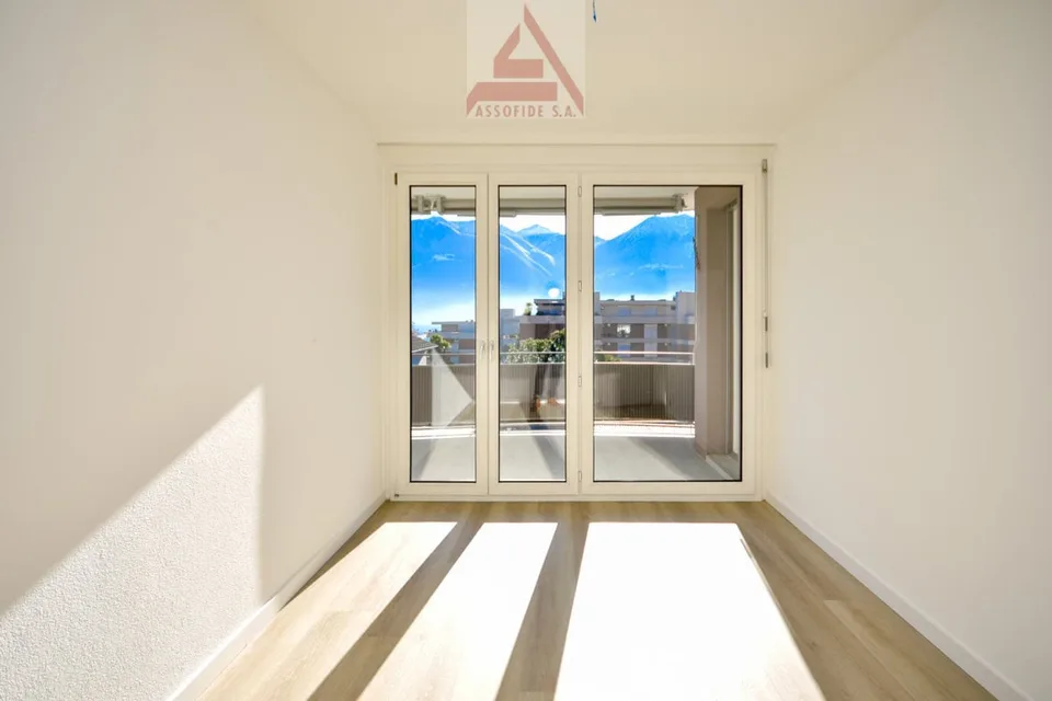 Luminoso appartamento di 4.5 locali / Helle 4.5 - Zimmerwohnung – foto 5 di 7