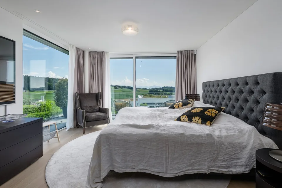 Exclusivity, Elegance & Plenty of Space – photo 3 of 9