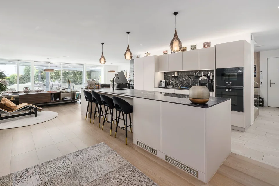 Exclusivity, Elegance & Plenty of Space – photo 2 of 9