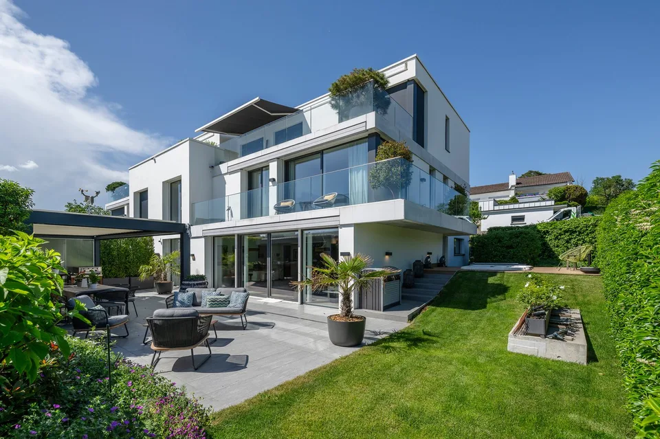 Exclusivity, Elegance & Plenty of Space – photo 6 of 9
