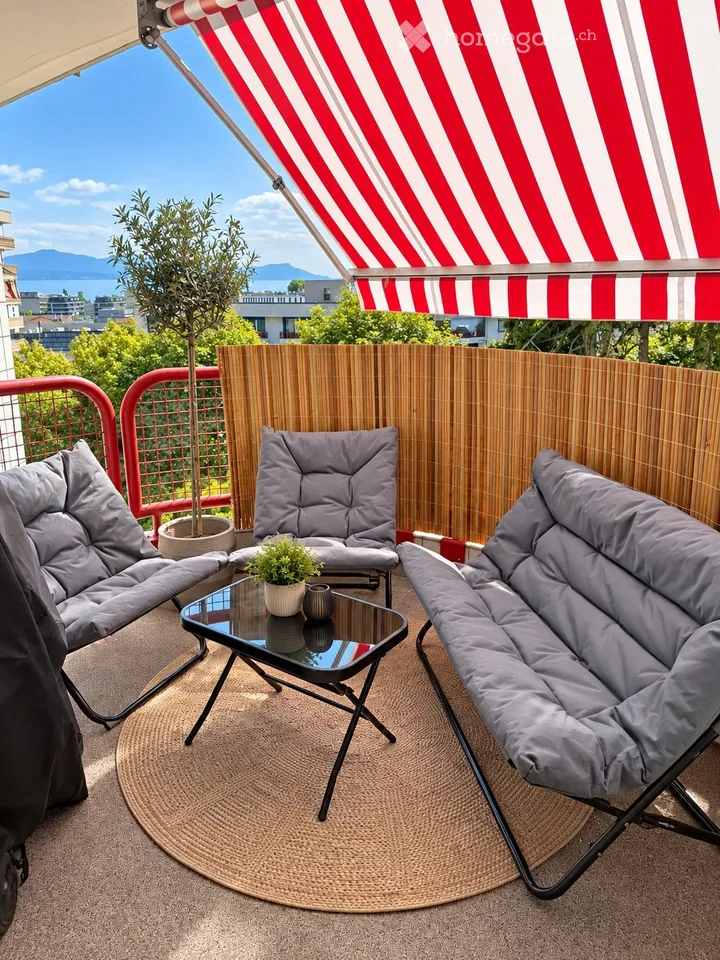 4,5 Zimmer, 97 m² in Renens, Balkon und innenliegender Parkplatz
