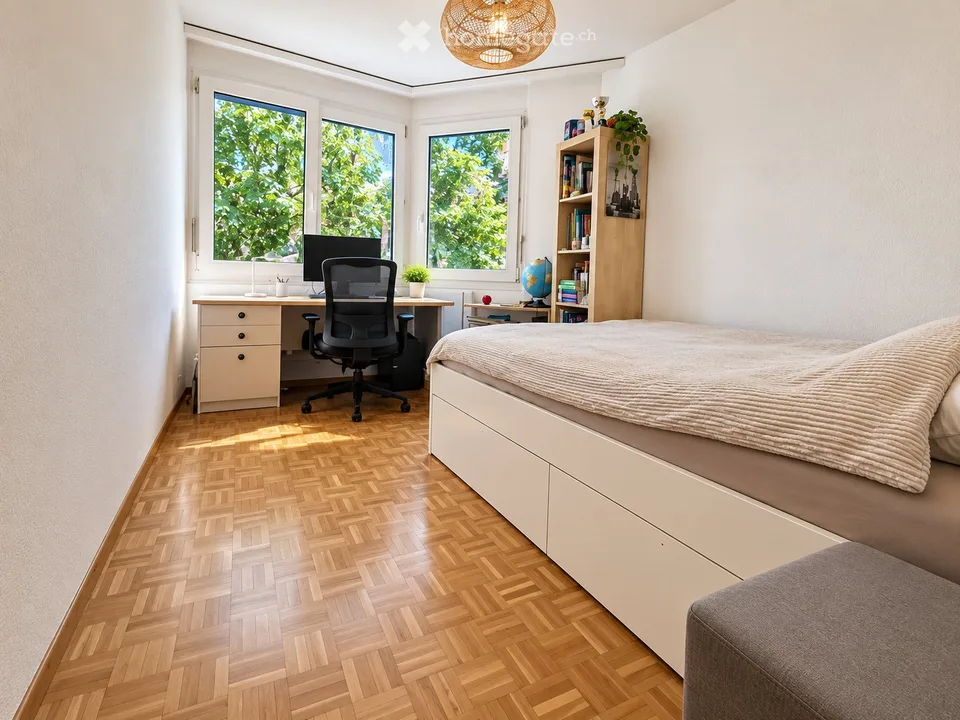 4,5 Zimmer, 97 m² in Renens, Balkon und innenliegender Parkplatz