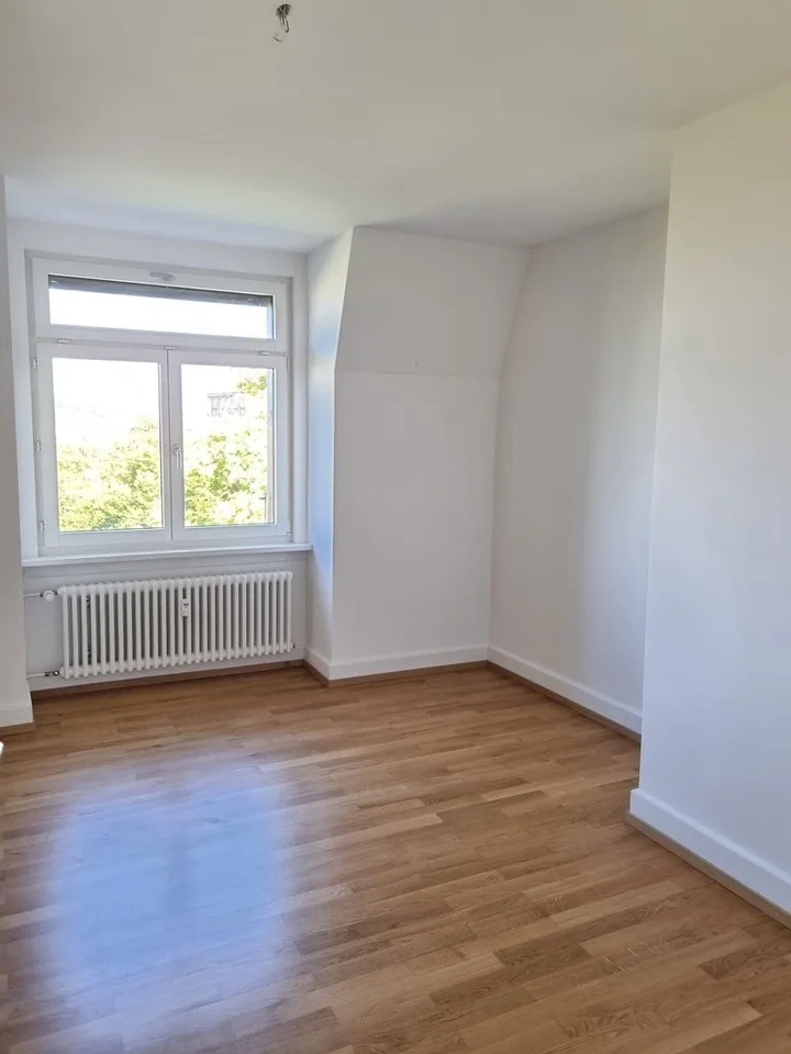 Stilvolle Altbauwohnung im Herzen von Kreis 6 – Foto 3 von 6