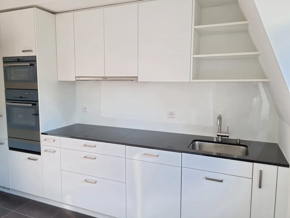 Stilvolle Altbauwohnung im Herzen von Kreis 6 – Foto 2 von 6