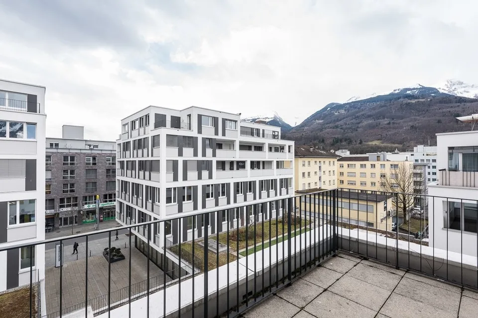 Modern, central, and quietly located apartment - grab it!