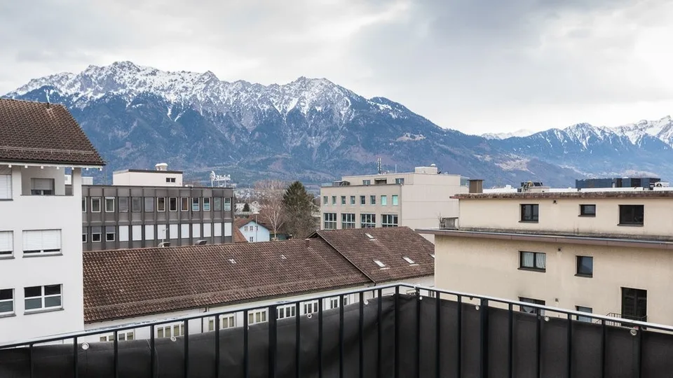 Modern, central, and quietly located apartment - grab it!