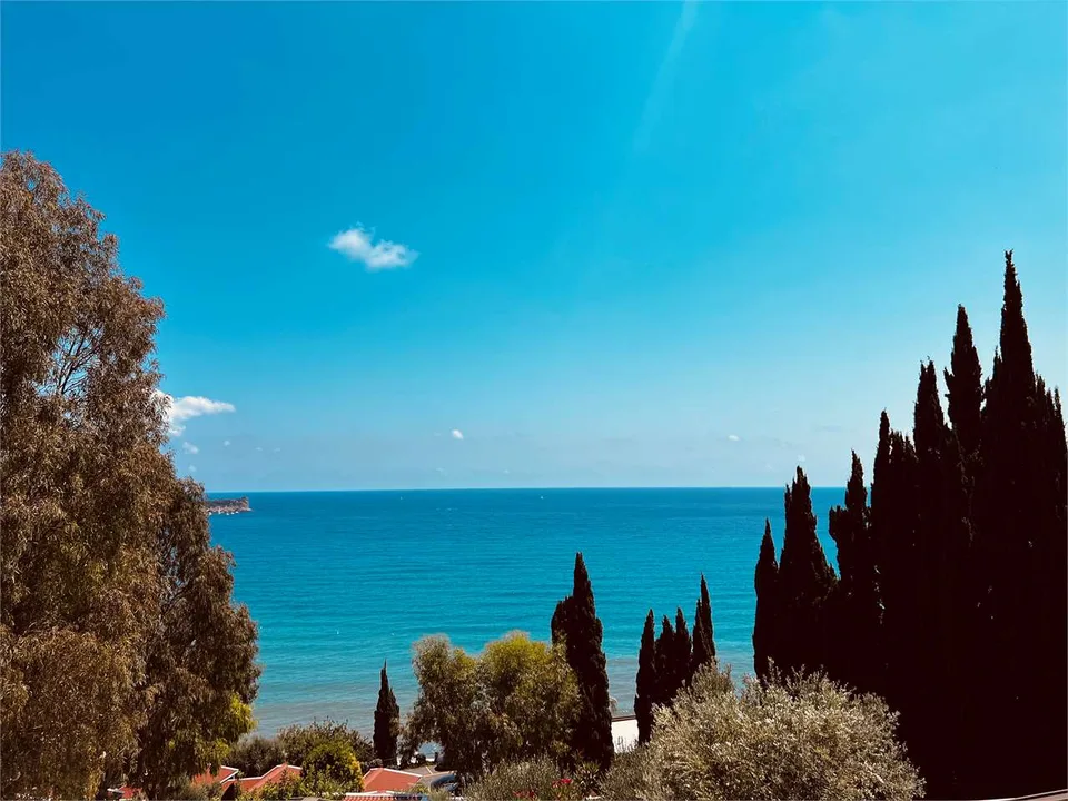 Maisonnette au bord de la mer dans le Villaggio Baba Residence "Monti e Mare" Alassio – photo 2 sur 13