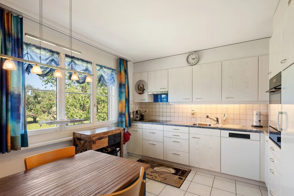 SONNIGE 4.5-ZIMMER-WOHNUNG MIT WEITBLICK INS GRÜNE – Foto 5 von 25