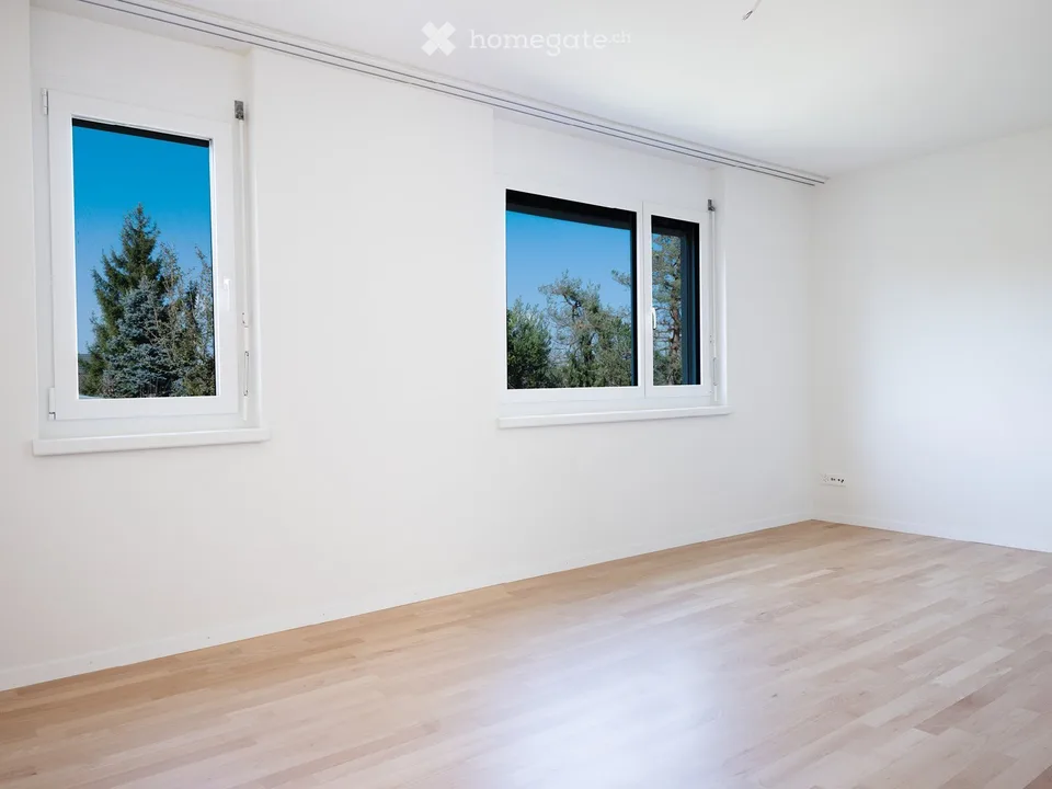 Bright 4.5-room apartment with balcony in Neerach