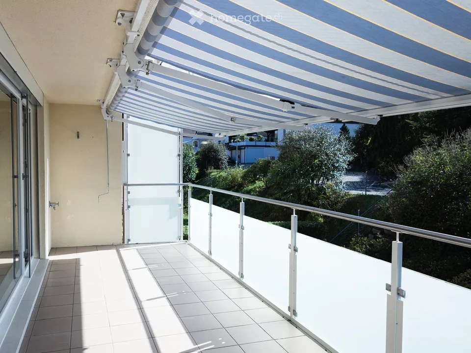 Bright 4.5-room apartment with balcony in Neerach