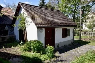 Charmant appartement de 6,5 pièces dans une maison à colombages historique à Dorf (8458)