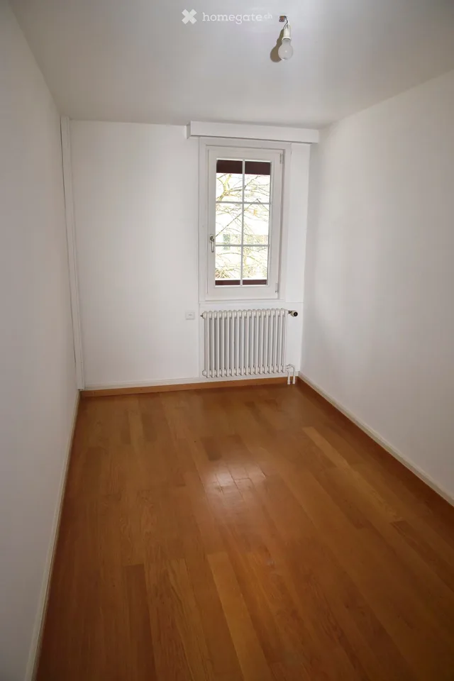 Charmant appartement de 6,5 pièces dans une maison à colombages historique à Dorf (8458)