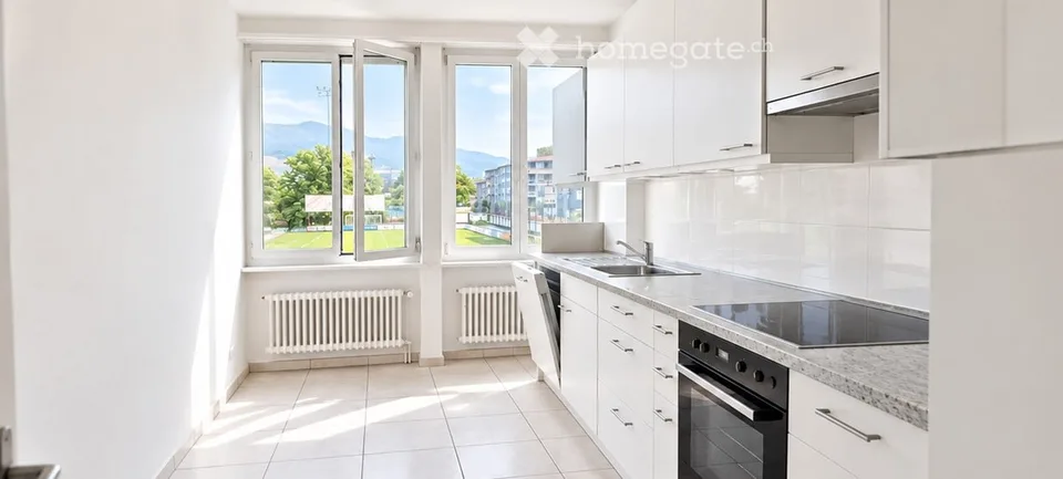 Spacious, bright family apartment in a central location