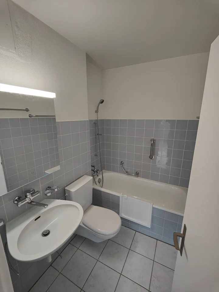 Teilsanierte Wohnung in Zollikofen