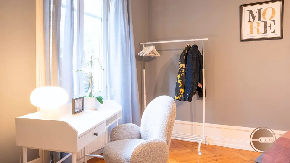 BELLE ÉPOQUE CHARM - 3.5-ROOM / 2-BEDROOM BOUTIQUE SERVICED APARTMENT – Foto 19 von 21
