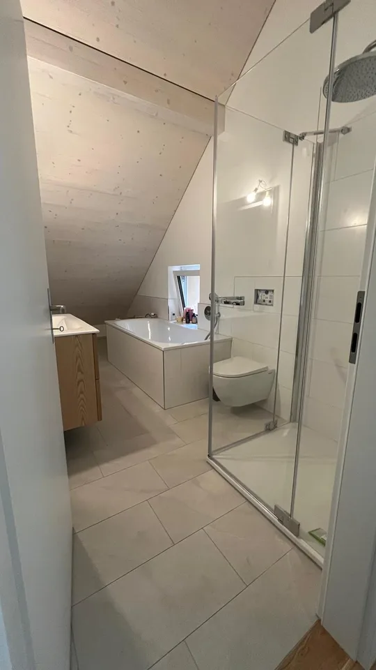 Attraktiver 4.5-Zimmer-Hausteil mit Seesicht – Erstbezug nach Komplettumbau