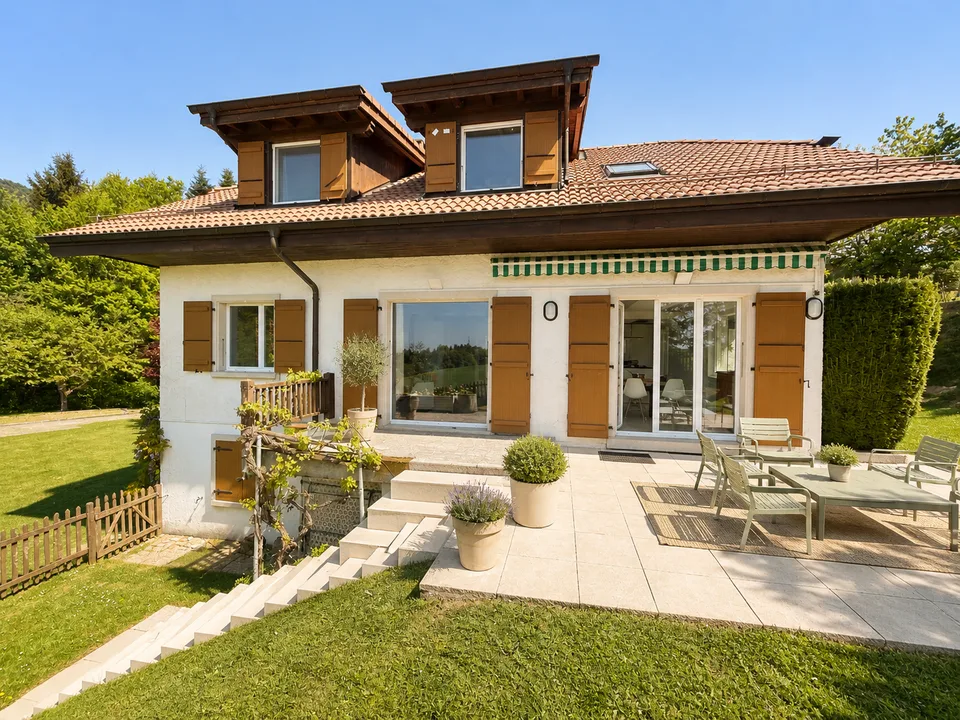 EPALINGES - 6 Zimmer in Villa mit hohem Standard – EHL in 10 Minuten – Garten & Terrasse