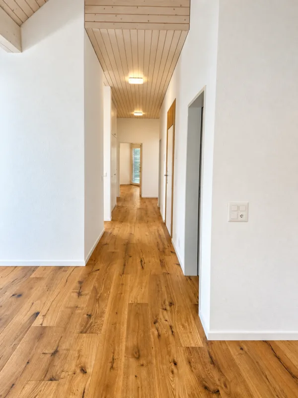 Exclusive 5.5-room attic apartment with approx. 160 m² - direct lift access, fireplace & 4 underground parking spaces – photo 4 of 15