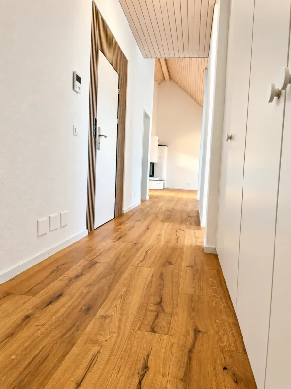 Exclusive 5.5-room attic apartment with approx. 160 m² - direct lift access, fireplace & 4 underground parking spaces – photo 12 of 15