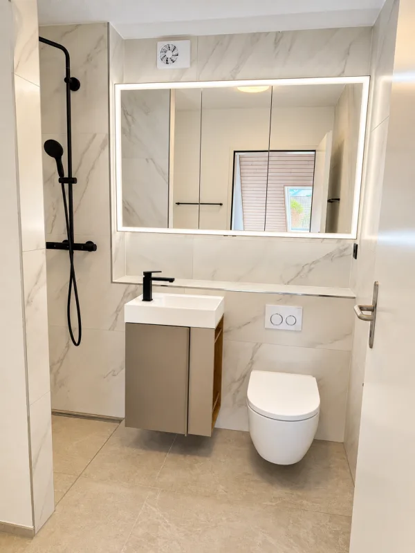 Exclusive 5.5-room attic apartment with approx. 160 m² - direct lift access, fireplace & 4 underground parking spaces – photo 5 of 15