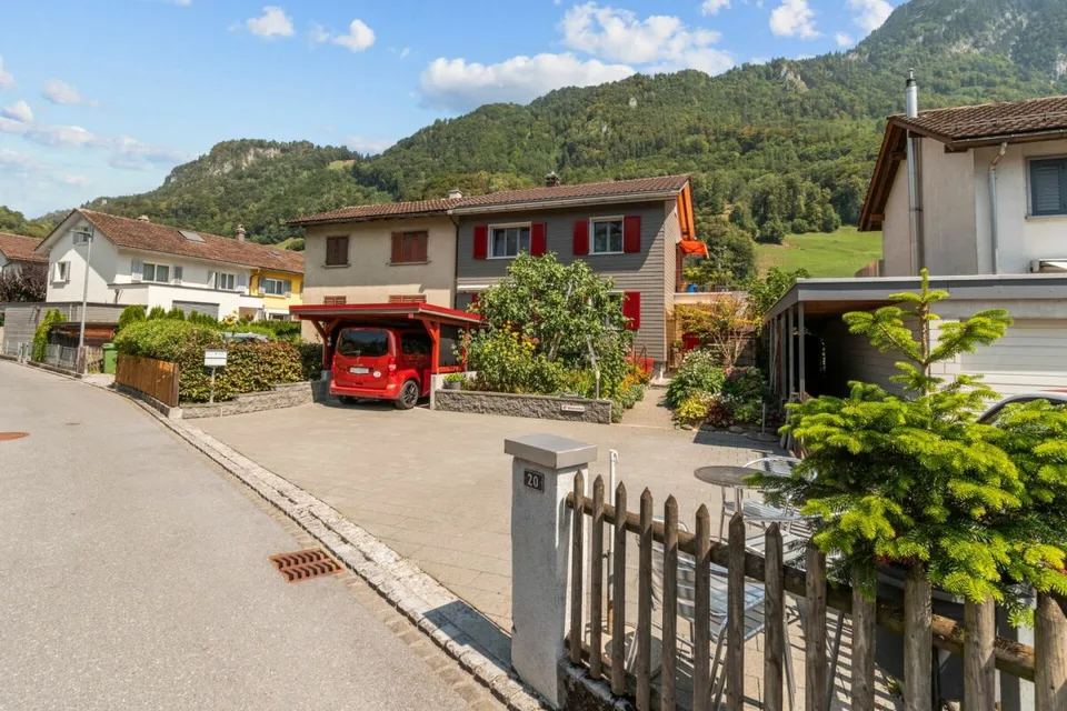 Einziehen, wohlfühlen, geniessen - Charmantes Zuhause mit viel Stauraum – Foto 2 von 11
