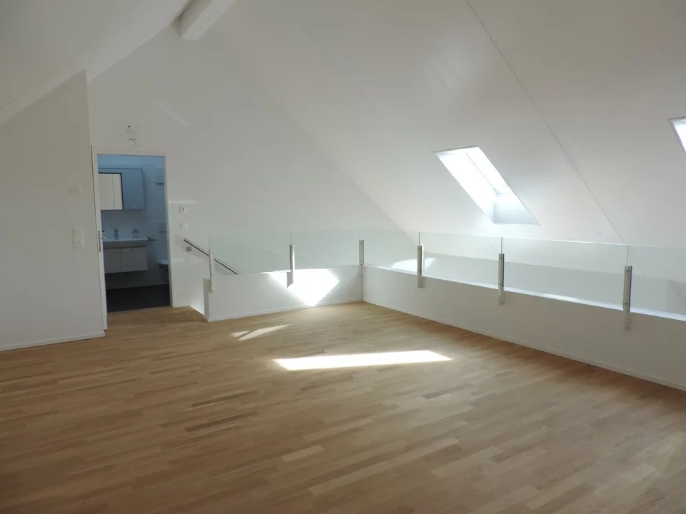 Moderne 4.5-Zimmer-Maisonette-Wohnung mit Weitsicht
