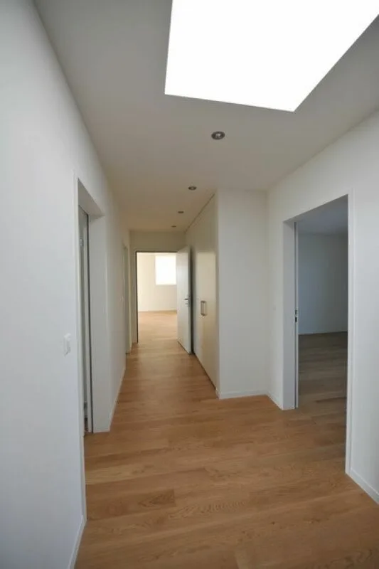 Beautiful 5 1/2-room attic apartment with fireplace is looking for YOU!