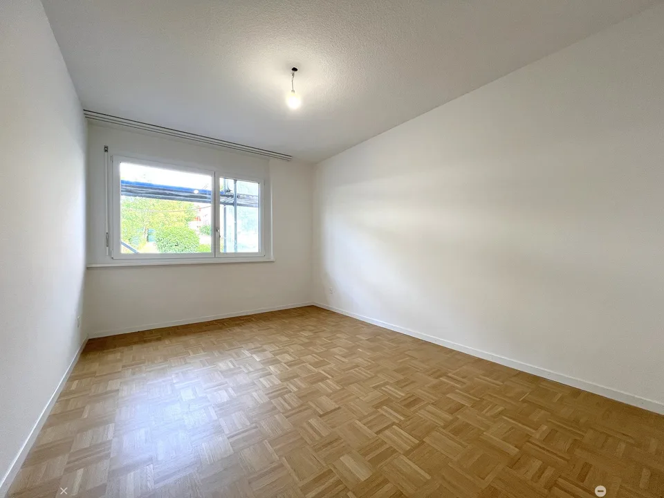 3.5-Zimmerwohnung im Hochparterre / App. 3.5 pièces rez-de-chaussée – photo 6 sur 7