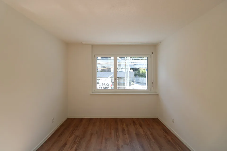 App. 3.5 pièces rez-de-chaussée / 3.5-Zimmerwohnung im Hochparterre – Foto 3 von 6