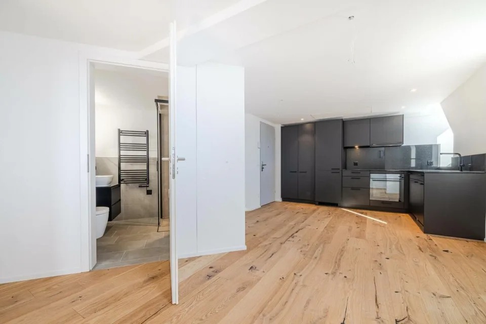 EXCLUSIVE: 3.5-room apartment with modern construction standards and unique rooftop terrace