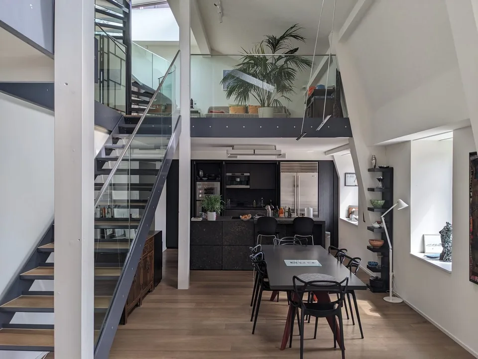 Appartement spacieux 5 pièces au dernier étage sur Stauffacherstrasse à Zurich – photo 4 sur 9