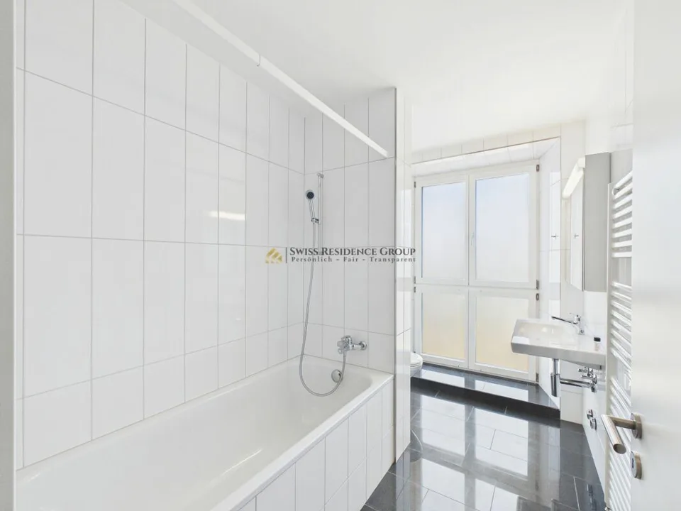 Exclusive 3.5-room apartment with dream terrace & air conditioning