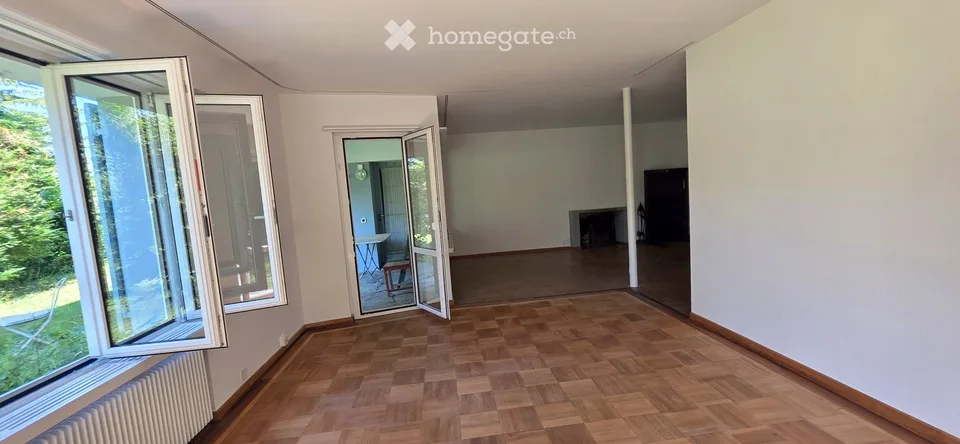 2.5-Zimmer-Wohnung im EG in Zollikon – sofort verfügbar / 2.5-Room Apartment in Zollikon