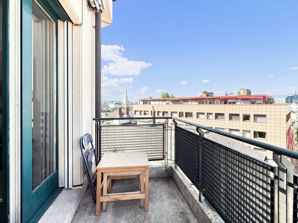 Duplex de 4 pièces avec balcon en attique – photo 2 sur 12
