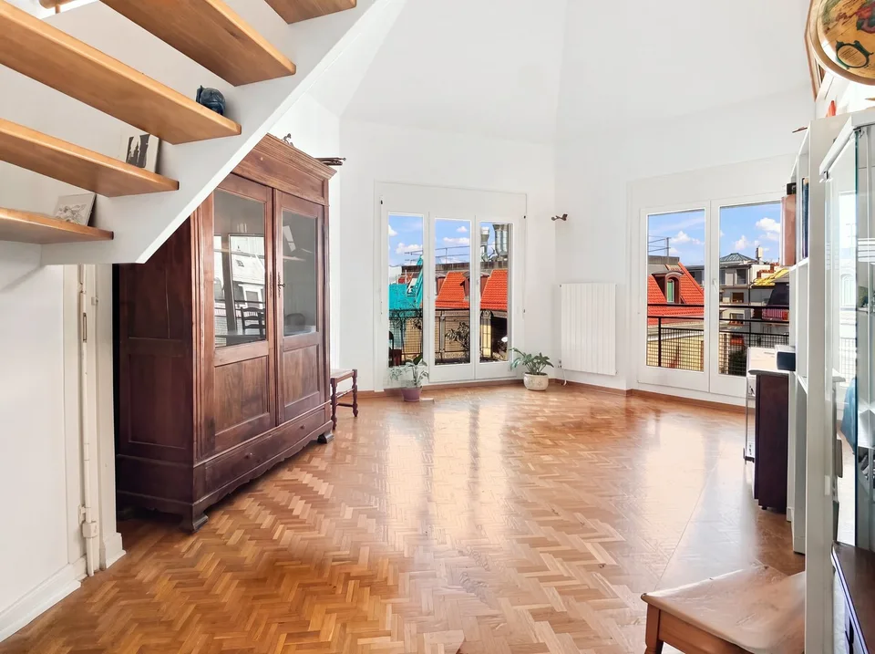 Duplex de 4 pièces avec balcon en attique – photo 3 sur 12