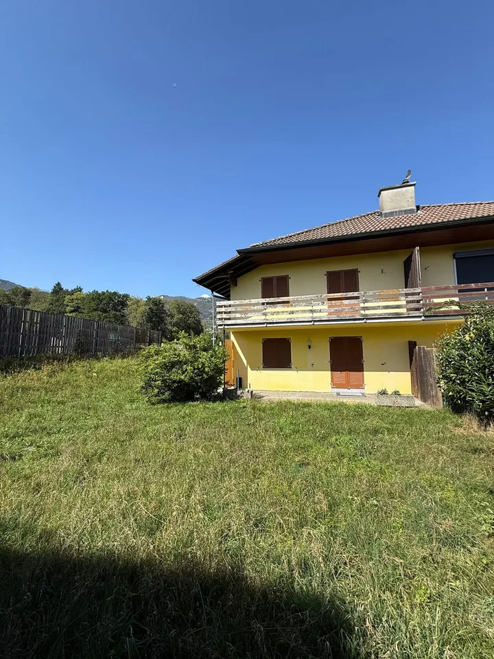 Maison jumelée de 5,5 pièces avec jardin à vendre à Hubersdorf – photo 2 sur 13