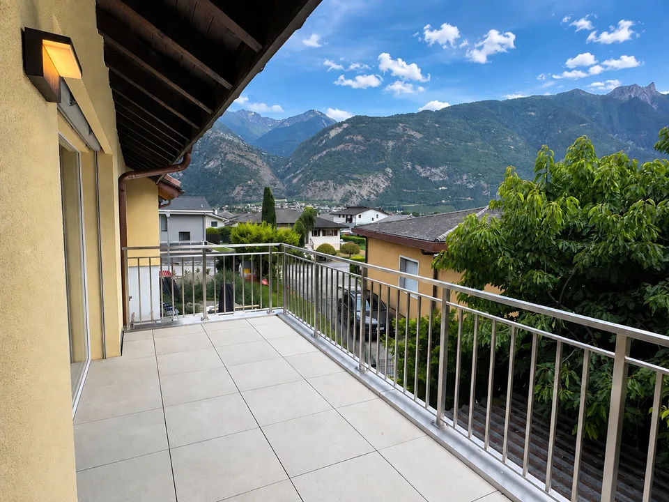 Appartement im Erdgeschoss mit atemberaubendem Blick auf die Berge – Foto 2 von 12