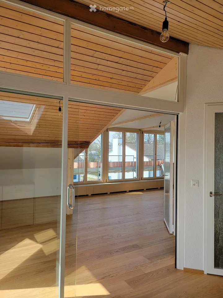 Charming 3.5-room attic apartment with balcony in Solothurn