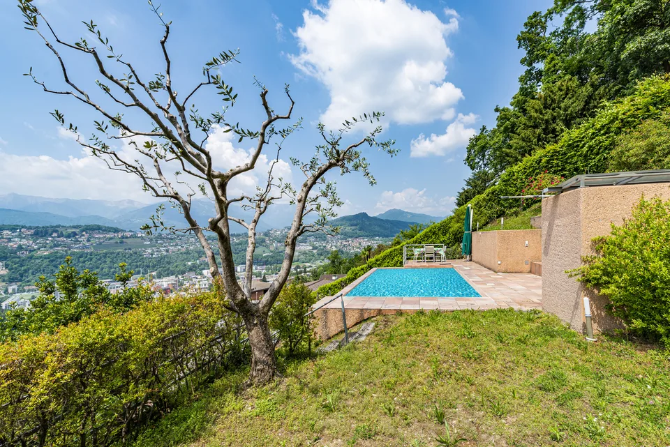 Casa moderna con bella vista lago – Foto 8 von 13